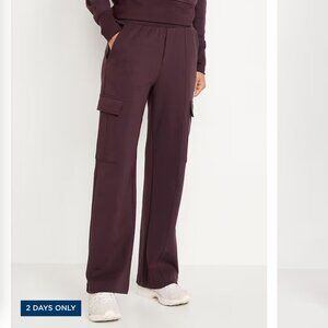 Old Navy High-Waisted Dynamic Fleece Cargo Pants